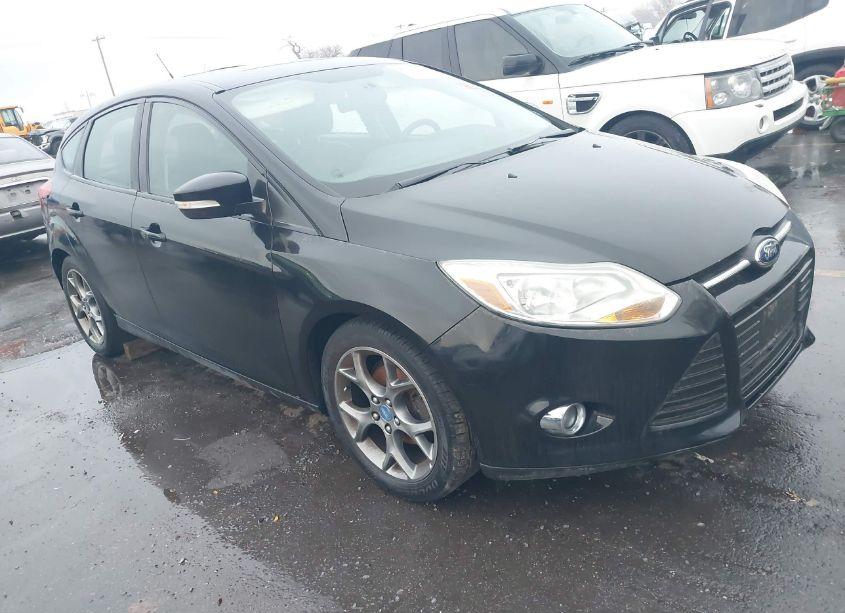 2013 Ford Focus SE (VIN 1FADP3K25DL237137) main photo