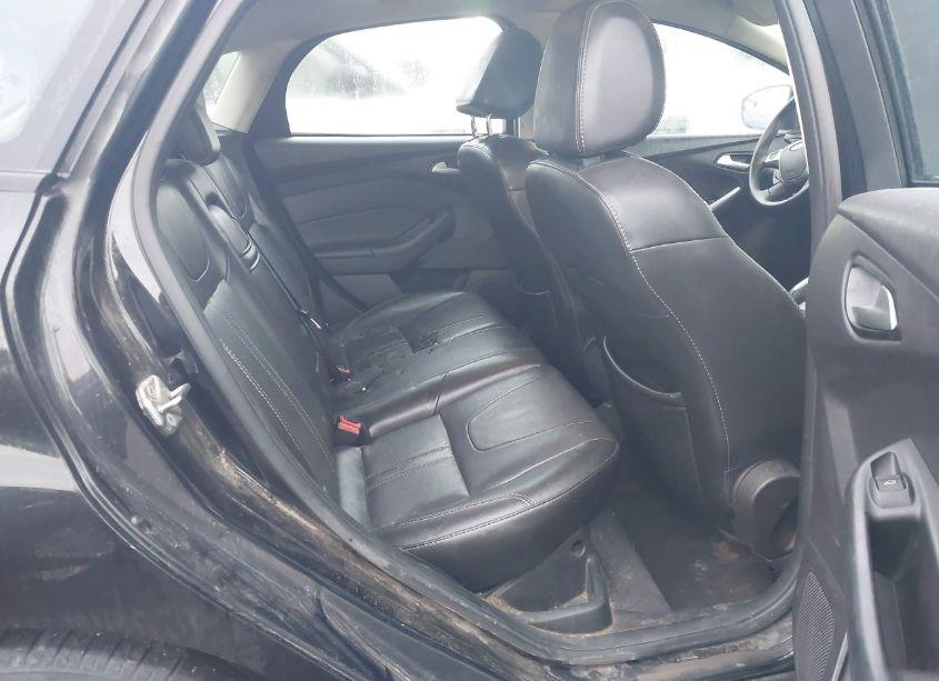 Photo 8 of 2013 Ford Focus SE (VIN 1FADP3K25DL237137)