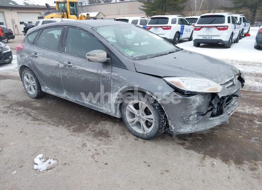 2013 Ford Focus SE (VIN 1FADP3K25DL287942) main photo