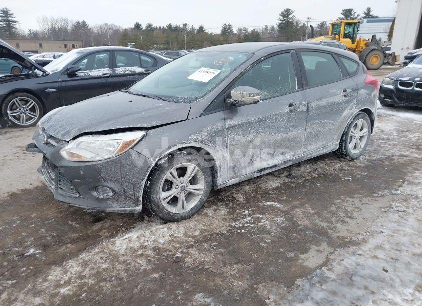 Photo 2 of 2013 Ford Focus SE (VIN 1FADP3K25DL287942)