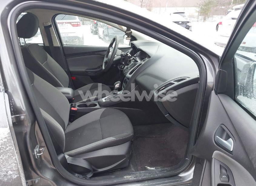 Photo 5 of 2013 Ford Focus SE (VIN 1FADP3K25DL287942)