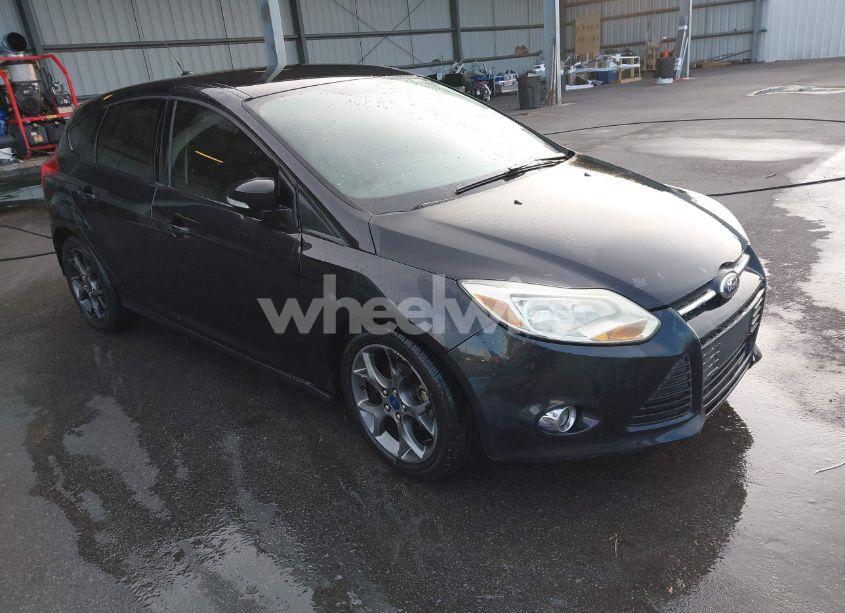 2013 Ford Focus SE (VIN 1FADP3K25DL330711) main photo