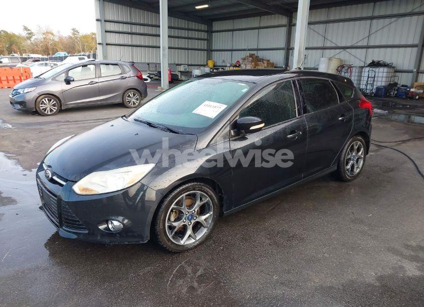 Photo 2 of 2013 Ford Focus SE (VIN 1FADP3K25DL330711)
