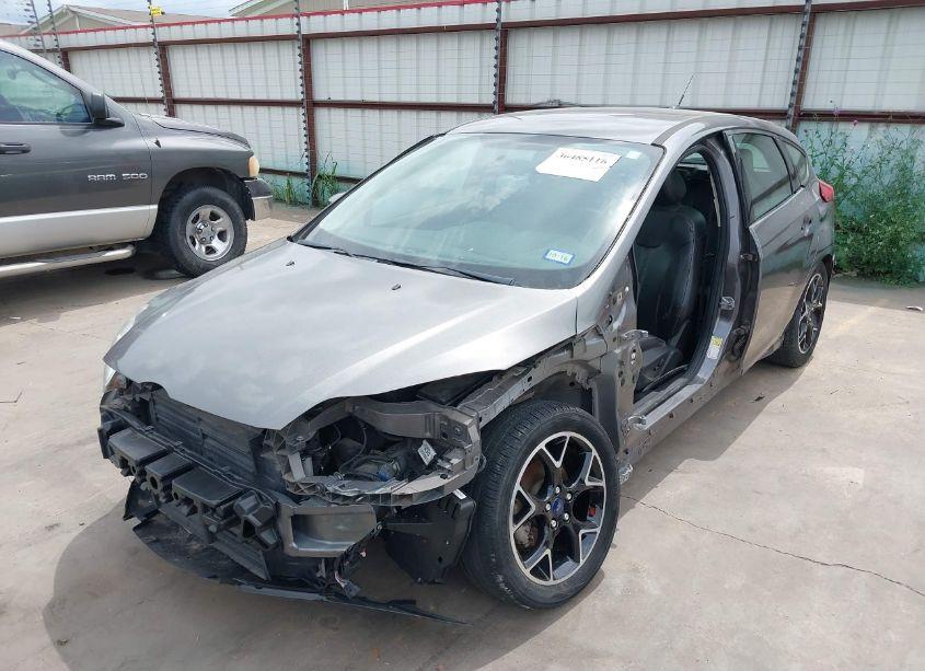 Photo 2 of 2013 Ford Focus SE (VIN 1FADP3K25DL333835)