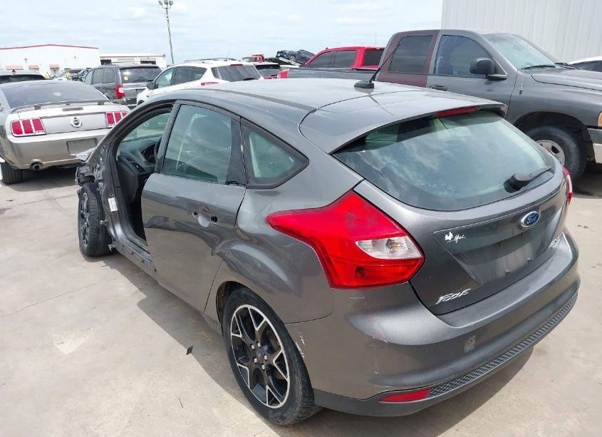 Photo 3 of 2013 Ford Focus SE (VIN 1FADP3K25DL333835)