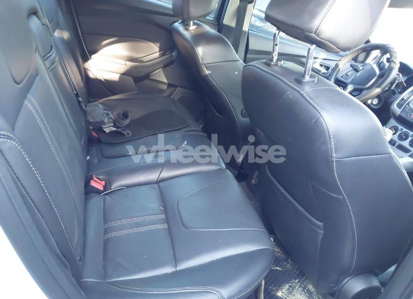 Photo 8 of 2013 Ford Focus SE (VIN 1FADP3K25DL359335)