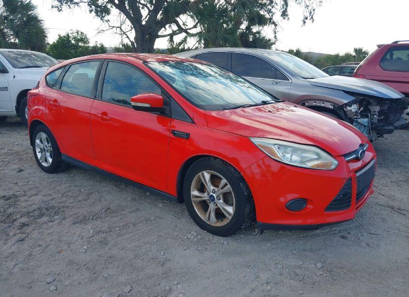 2013 Ford Focus SE (VIN 1FADP3K25DL369704) main photo