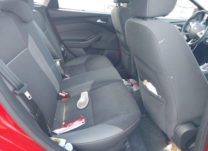 Photo 8 of 2013 Ford Focus SE (VIN 1FADP3K25DL369704)