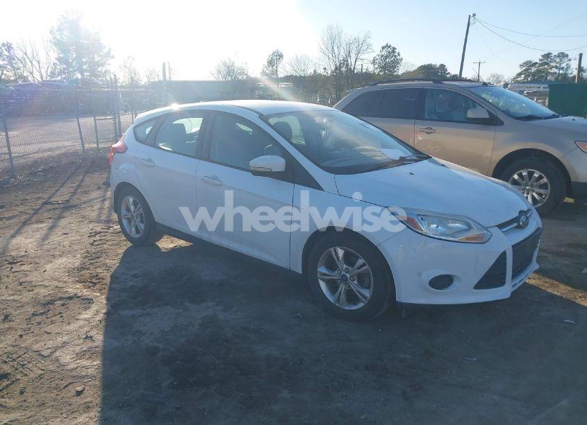 2013 Ford Focus SE (VIN 1FADP3K25DL370187) main photo