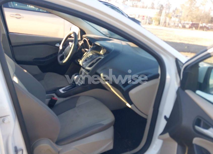 Photo 5 of 2013 Ford Focus SE (VIN 1FADP3K25DL370187)