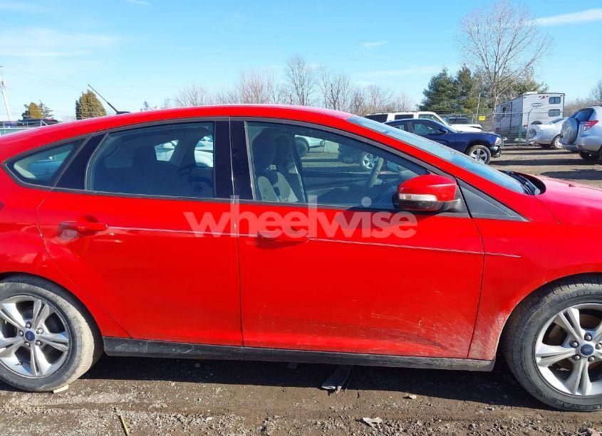 Photo 14 of 2013 Ford Focus SE (VIN 1FADP3K25DL371291)