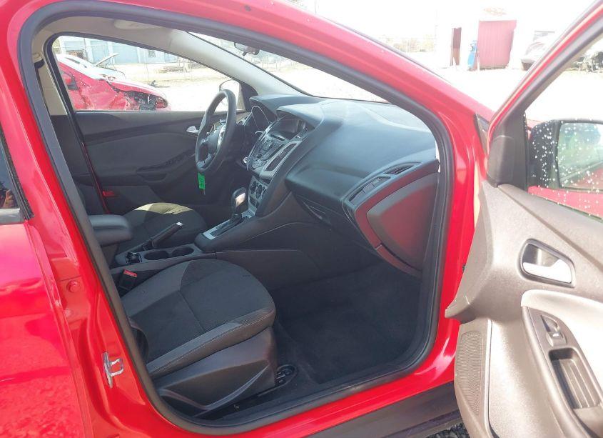 Photo 5 of 2014 Ford Focus SE (VIN 1FADP3K25EL100314)