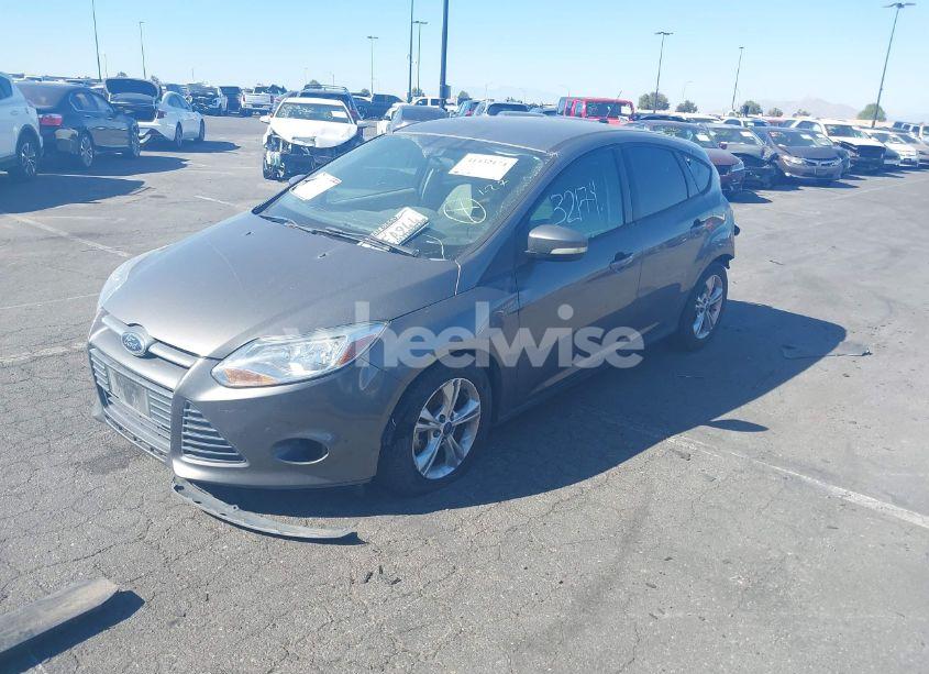 Photo 2 of 2014 Ford Focus SE (VIN 1FADP3K25EL113032)