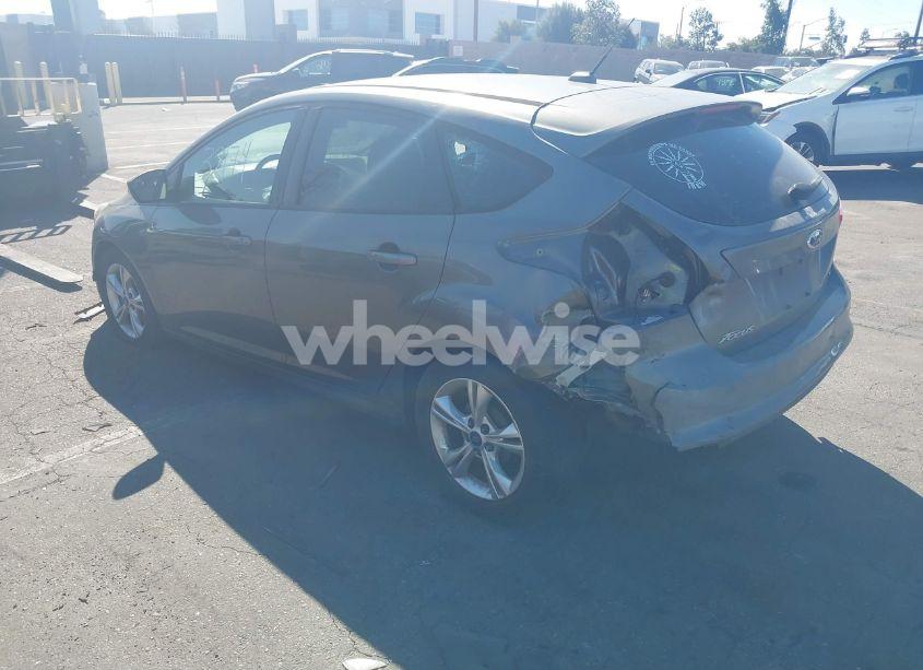 Photo 3 of 2014 Ford Focus SE (VIN 1FADP3K25EL113032)
