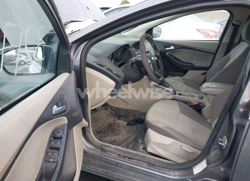 Photo 5 of 2014 Ford Focus SE (VIN 1FADP3K25EL113032)