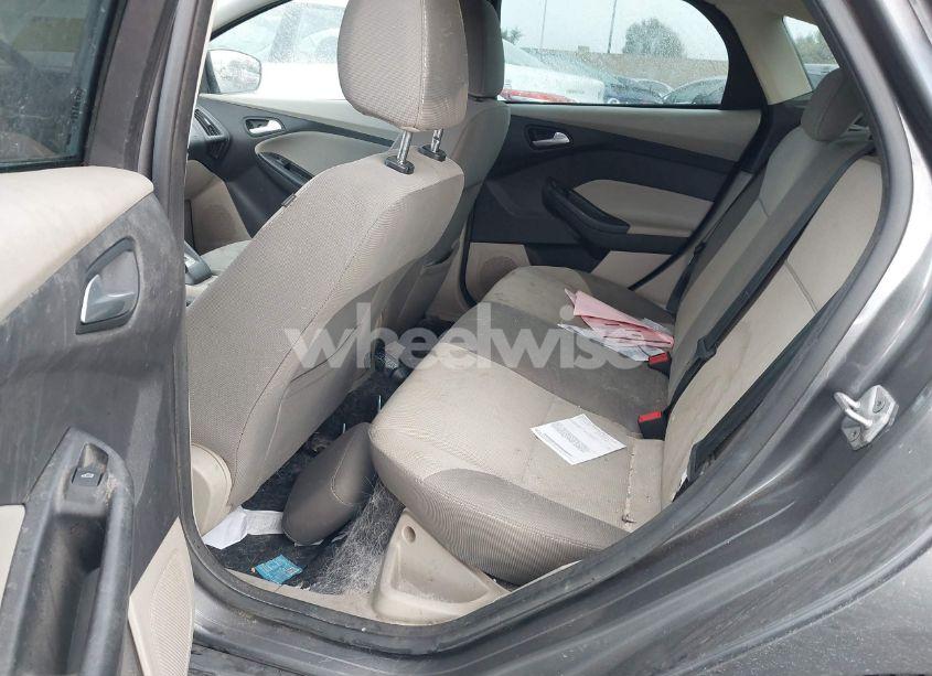 Photo 8 of 2014 Ford Focus SE (VIN 1FADP3K25EL113032)