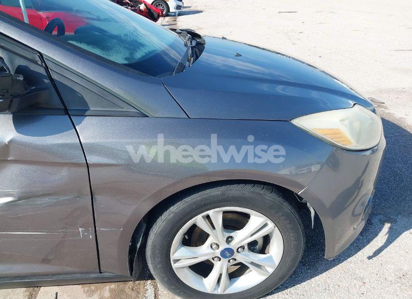 Photo 17 of 2014 Ford Focus SE (VIN 1FADP3K25EL140277)