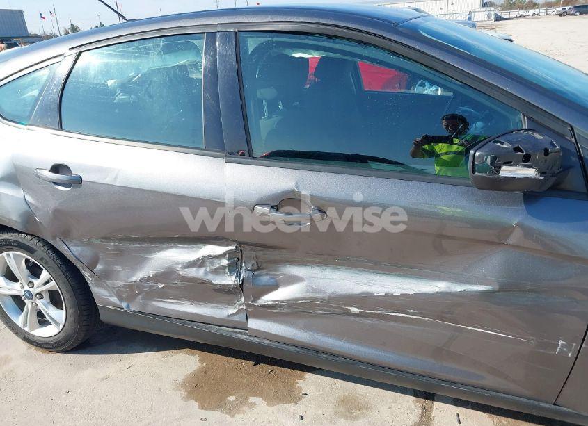 Photo 6 of 2014 Ford Focus SE (VIN 1FADP3K25EL140277)