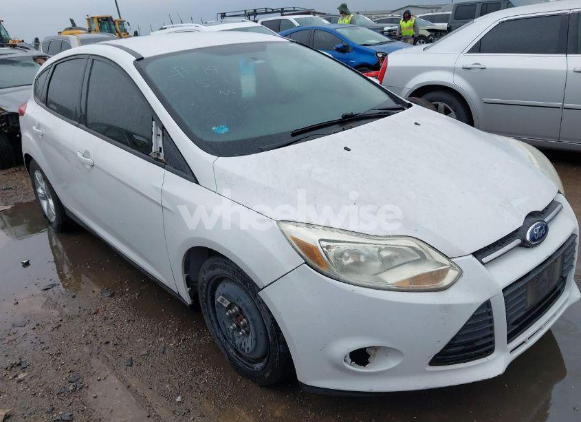 Photo 13 of 2014 Ford Focus SE (VIN 1FADP3K25EL140375)