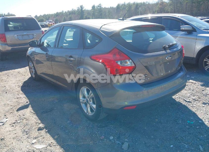 Photo 3 of 2014 Ford Focus SE (VIN 1FADP3K25EL144927)
