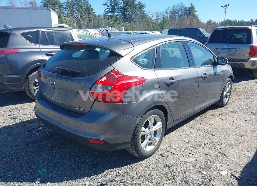 Photo 4 of 2014 Ford Focus SE (VIN 1FADP3K25EL144927)