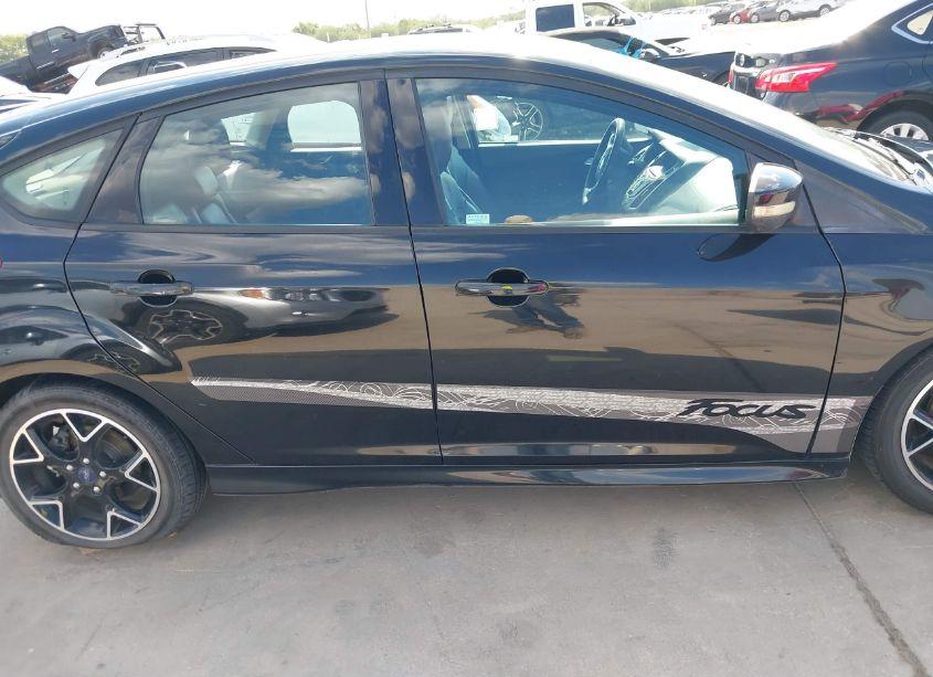 Photo 13 of 2014 Ford Focus SE (VIN 1FADP3K25EL156902)