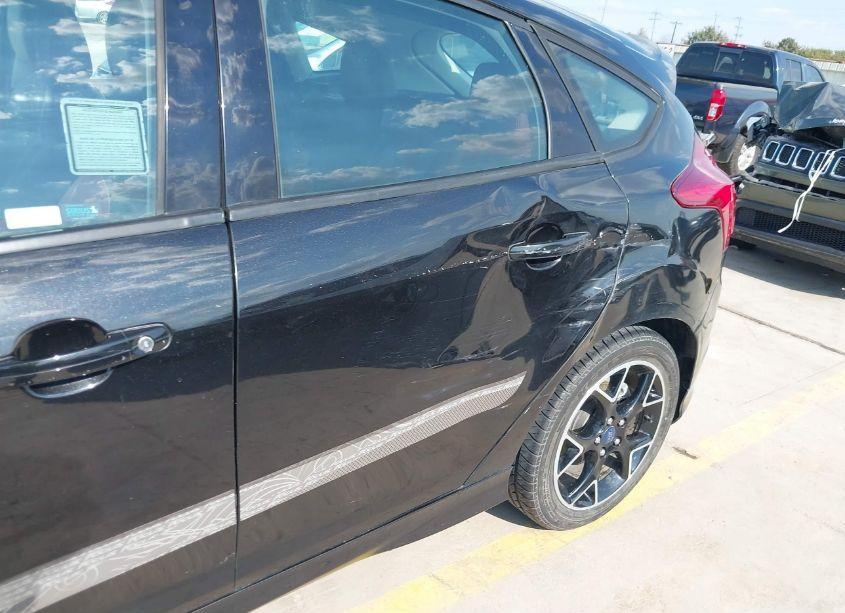 Photo 6 of 2014 Ford Focus SE (VIN 1FADP3K25EL156902)