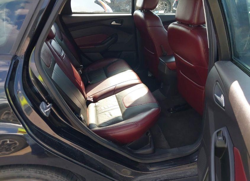 Photo 8 of 2014 Ford Focus SE (VIN 1FADP3K25EL156902)