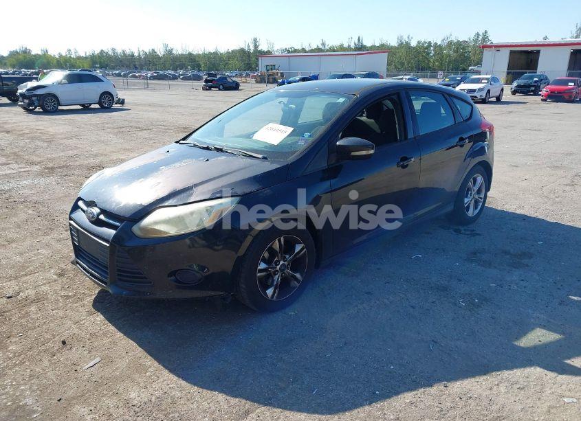 Photo 2 of 2014 Ford Focus SE (VIN 1FADP3K25EL161324)