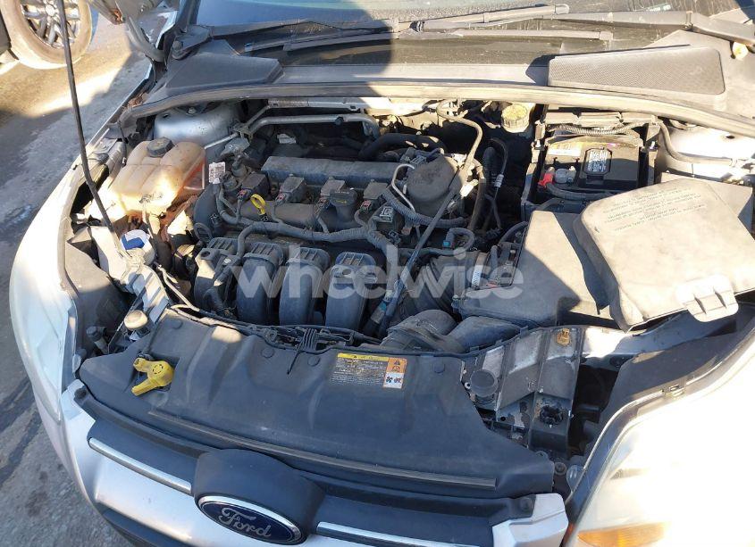 Photo 10 of 2014 Ford Focus SE (VIN 1FADP3K25EL161730)