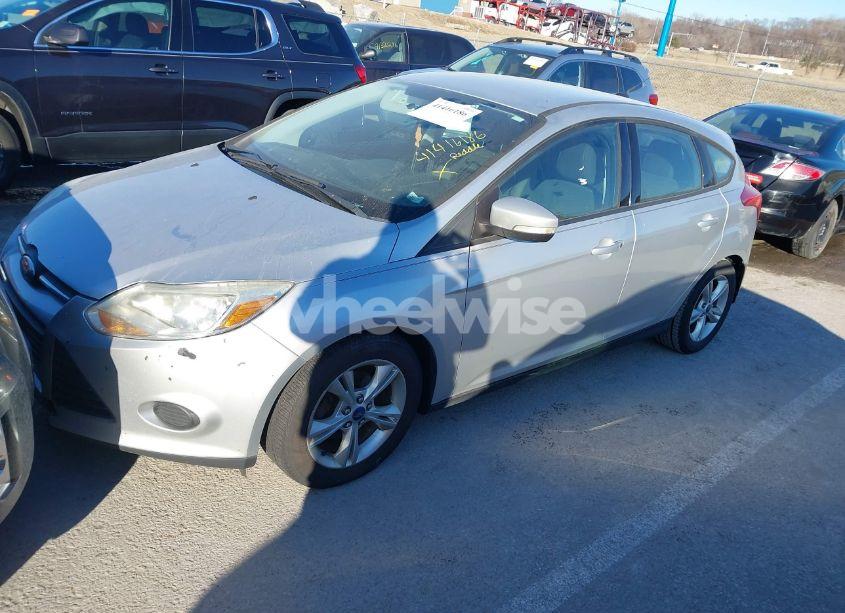 Photo 2 of 2014 Ford Focus SE (VIN 1FADP3K25EL161730)