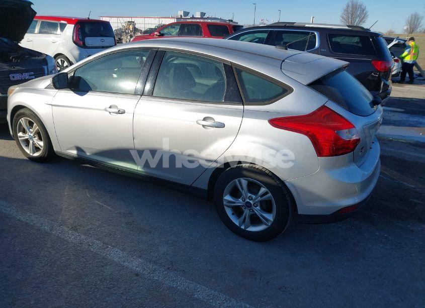 Photo 3 of 2014 Ford Focus SE (VIN 1FADP3K25EL161730)