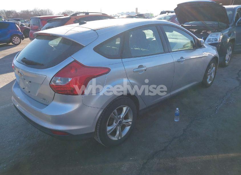 Photo 4 of 2014 Ford Focus SE (VIN 1FADP3K25EL161730)
