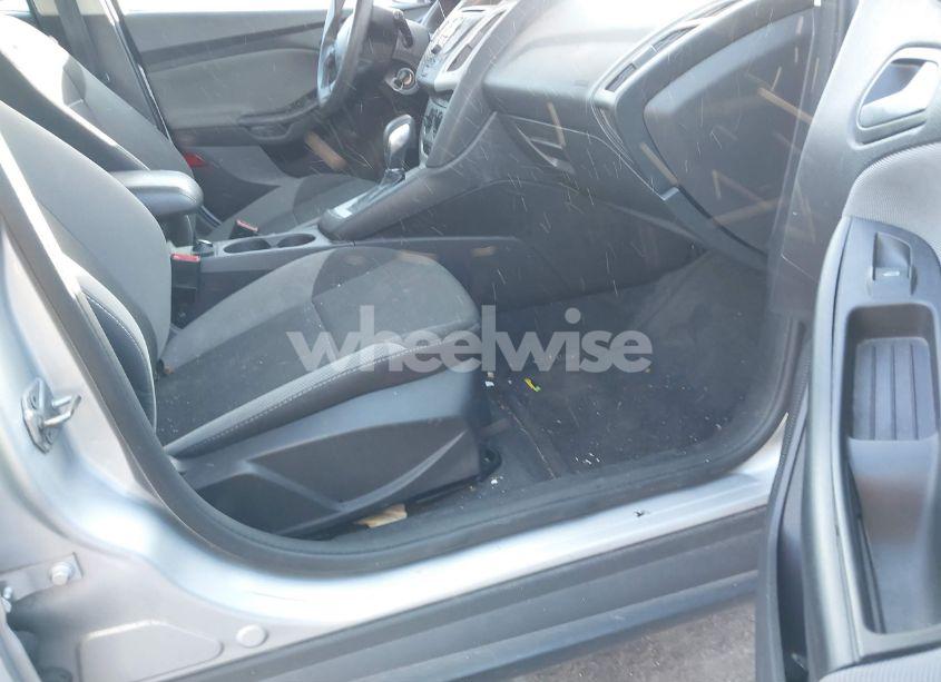 Photo 5 of 2014 Ford Focus SE (VIN 1FADP3K25EL161730)