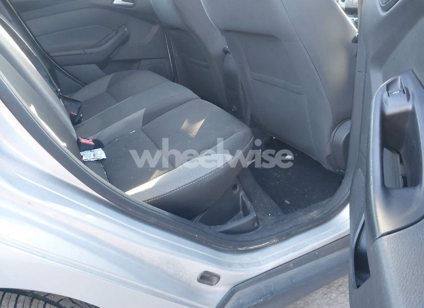 Photo 8 of 2014 Ford Focus SE (VIN 1FADP3K25EL161730)