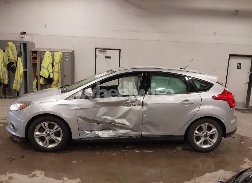 Photo 14 of 2014 Ford Focus SE (VIN 1FADP3K25EL182898)