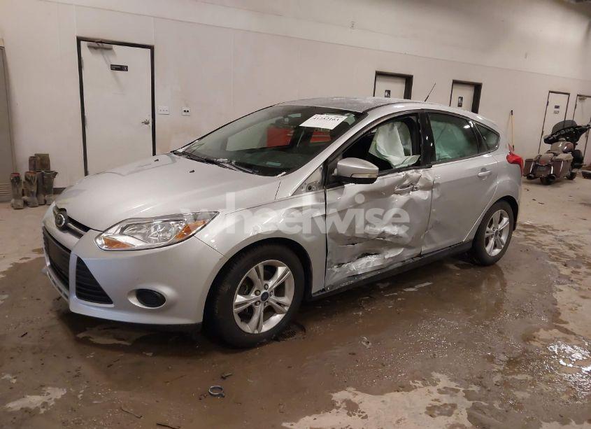 Photo 2 of 2014 Ford Focus SE (VIN 1FADP3K25EL182898)