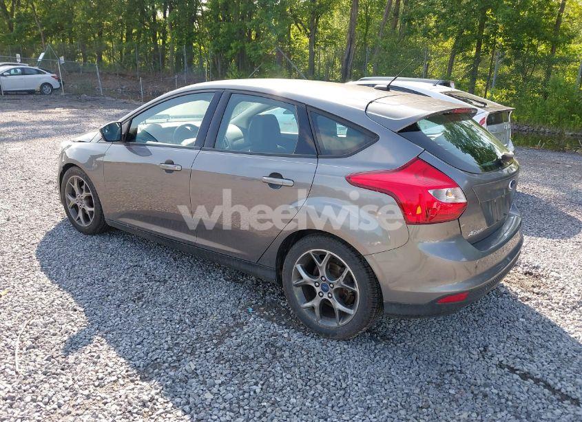 Photo 3 of 2014 Ford Focus SE (VIN 1FADP3K25EL191228)
