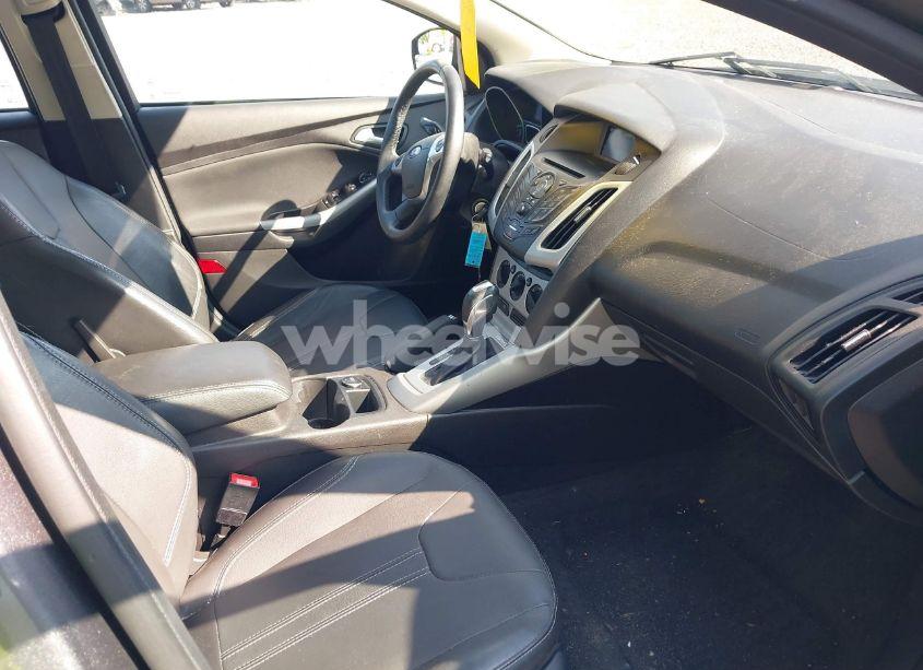 Photo 5 of 2014 Ford Focus SE (VIN 1FADP3K25EL191228)