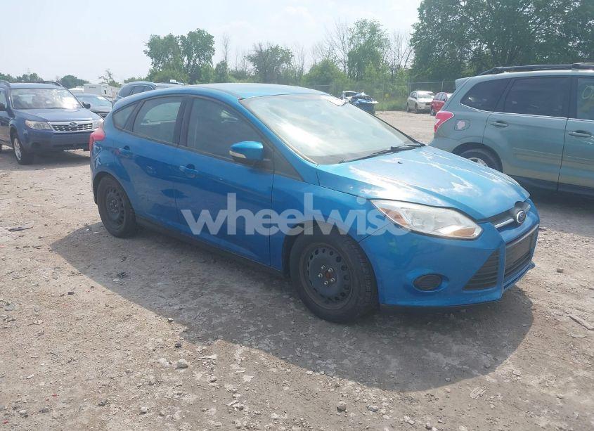 2014 Ford Focus SE (VIN 1FADP3K25EL195473) main photo