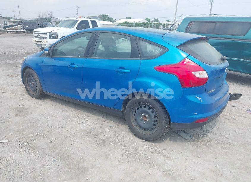 Photo 3 of 2014 Ford Focus SE (VIN 1FADP3K25EL195473)