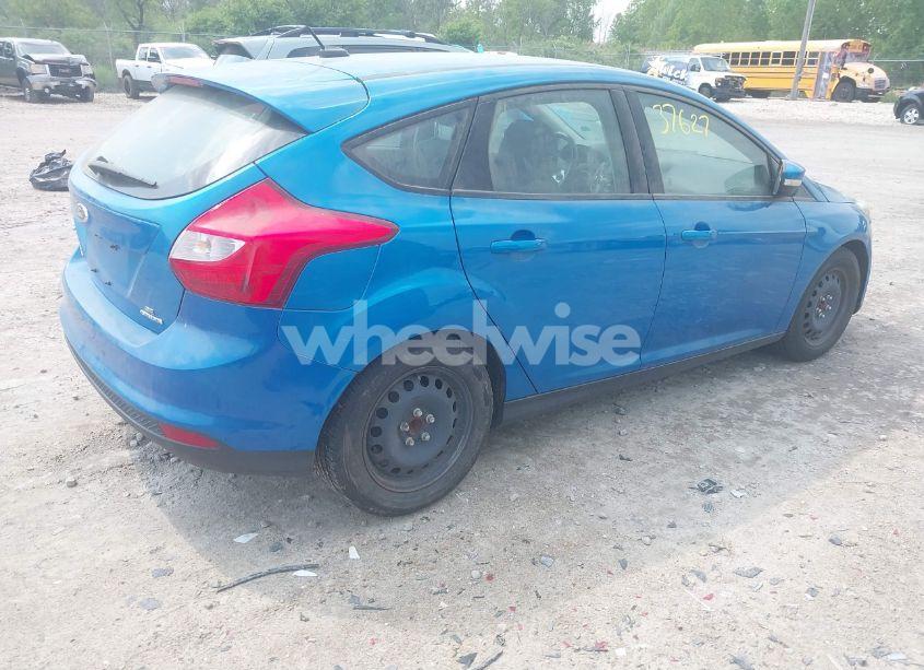 Photo 4 of 2014 Ford Focus SE (VIN 1FADP3K25EL195473)