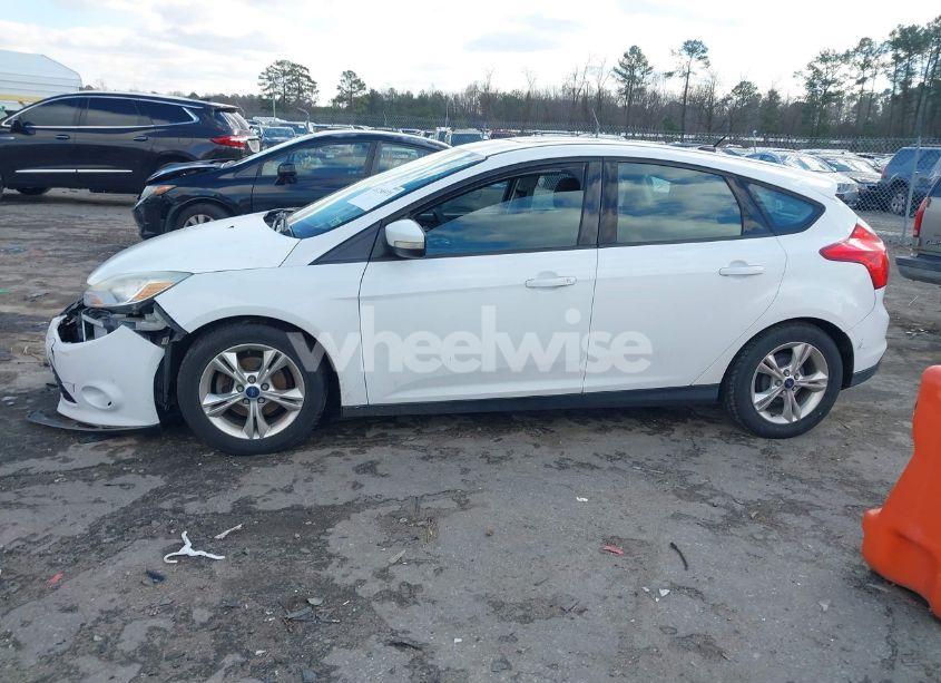 Photo 14 of 2014 Ford Focus SE (VIN 1FADP3K25EL233218)