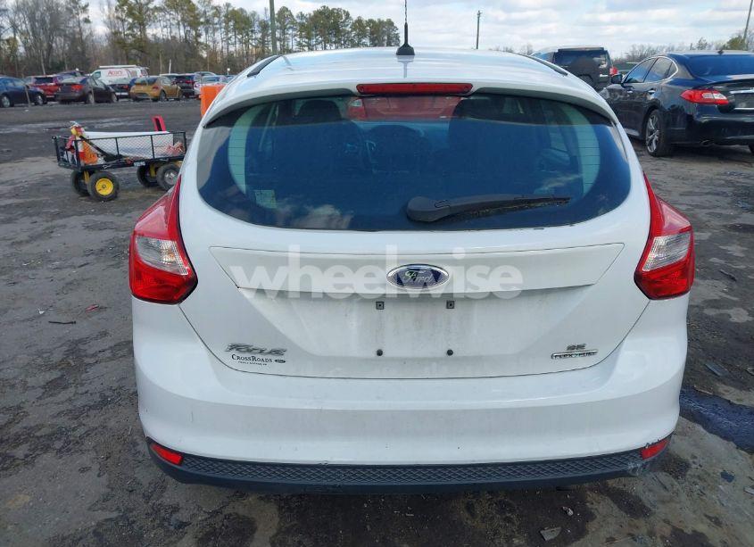 Photo 16 of 2014 Ford Focus SE (VIN 1FADP3K25EL233218)