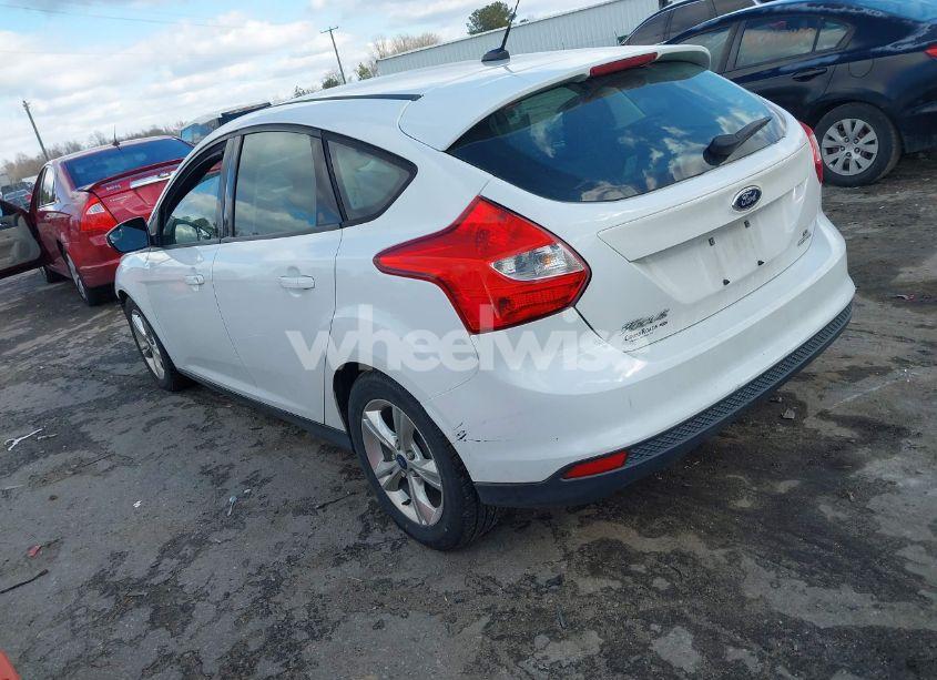 Photo 3 of 2014 Ford Focus SE (VIN 1FADP3K25EL233218)