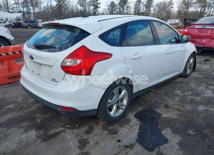 Photo 4 of 2014 Ford Focus SE (VIN 1FADP3K25EL233218)
