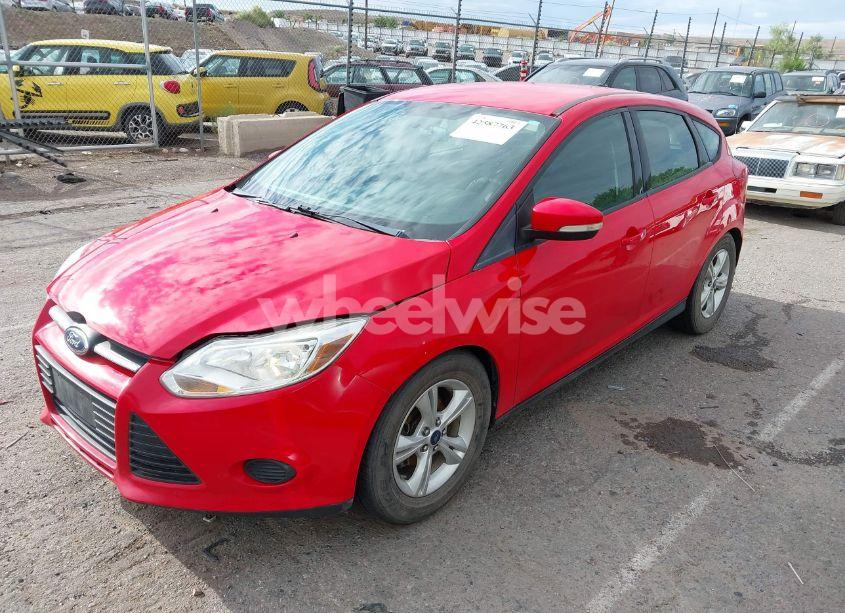 Photo 2 of 2014 Ford Focus SE (VIN 1FADP3K25EL266221)