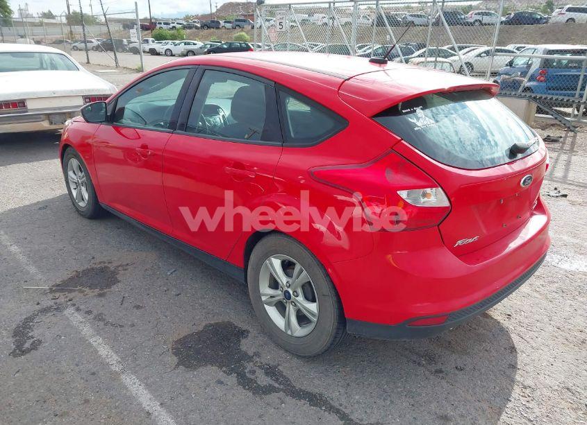 Photo 3 of 2014 Ford Focus SE (VIN 1FADP3K25EL266221)