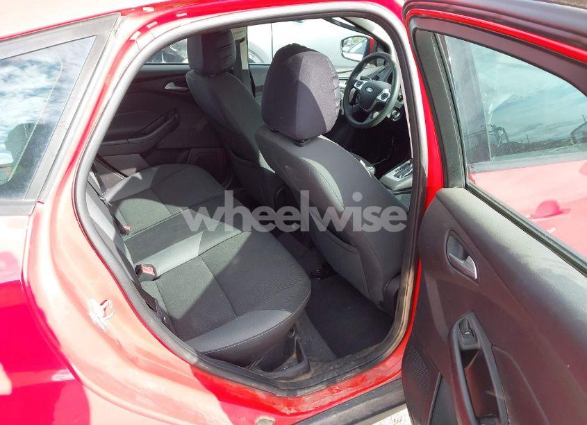 Photo 8 of 2014 Ford Focus SE (VIN 1FADP3K25EL266221)