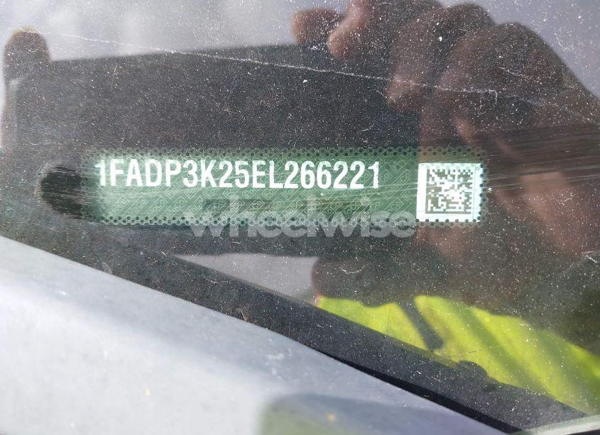 Photo 9 of 2014 Ford Focus SE (VIN 1FADP3K25EL266221)